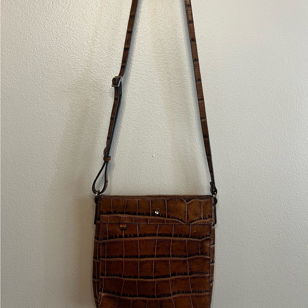 G.I.L.I. Vintage Brown Croc-Embossed Crossbody Bag